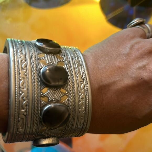 Turkemann Tribal Agate Cuff Bracelet - Picture 2 of 7